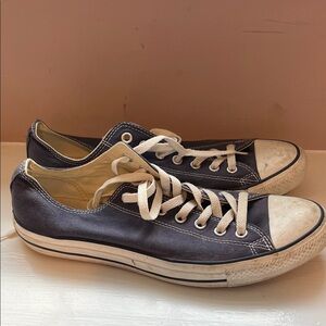 Converse Men's Black and White Sneakers